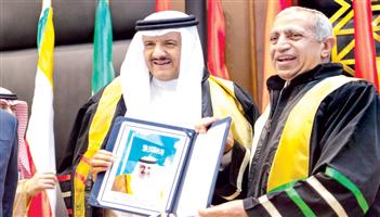 الأكاديمية العربية للعلوم والتكنولوجيا تمنح الأمير سلطان بن سلمان درجة الدكتوراه الفخرية 
