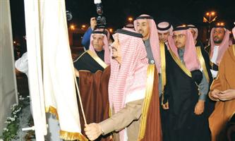 أمير منطقة الرياض يدشن جناحي محافظتي الخرج والغاط في الجنادرية 33 