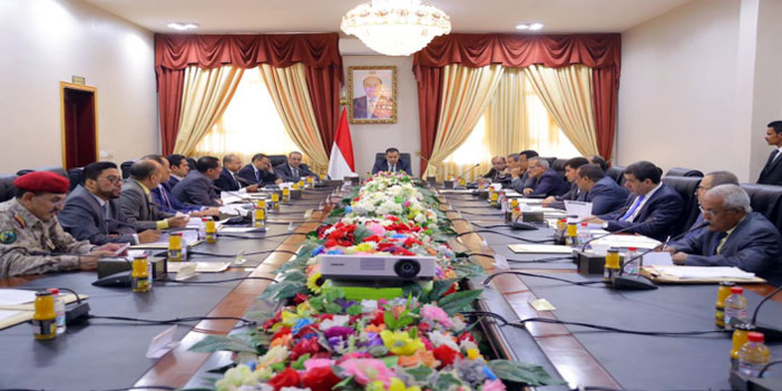 الحكومة اليمنية تنفي انسحاب الحوثيين من ميناء الحديدة 