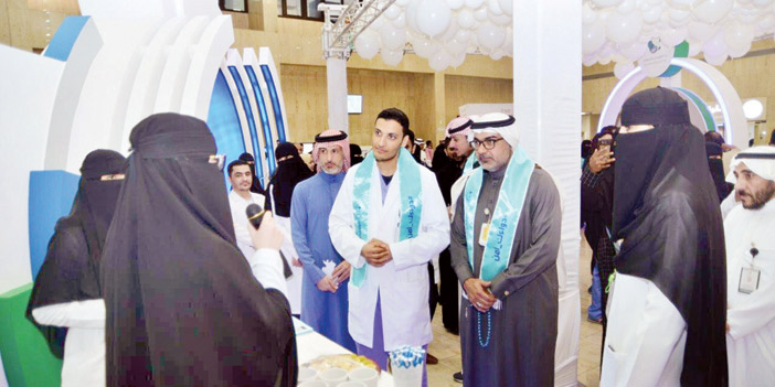 مدينة الملك فهد الطبية تناقش تحديات الصيدلة في يوم الصيدلي السعودي 