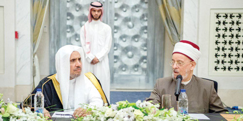  د. العيسى يلتقي وفد كبار العلماء بجمهورية العراق