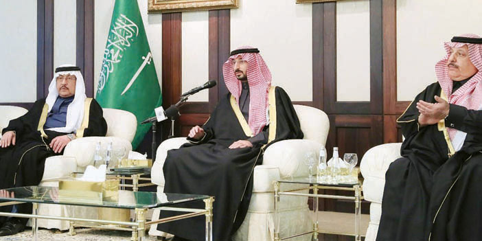    الأمير عبد الله بن بندر خلال استقباله المهنئين في مكتبه بوزارة الحرس الوطني