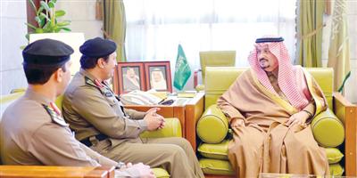 أمير منطقة الرياض يشدد على أهمية التعاون المشترك مع الجهات الأمنية 