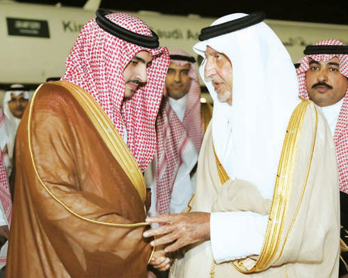  أمير مكة المكرمة خلال استقباله سمو نائبه وسمو وزير الحرس الوطني
