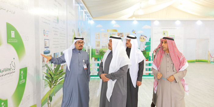 رئيس (نزاهة) يزور جناح الهيئة بالجنادرية 