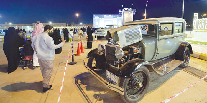 السيارات القديمة تستوقف زوار الجنادرية 