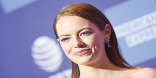 الممثلة إيما ستون تحضر حفل توزيع جوائز مهرجان 