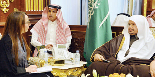  رئيس مجلس الشورى خلال لقائه رئيسة الاتحاد البرلماني الدولي