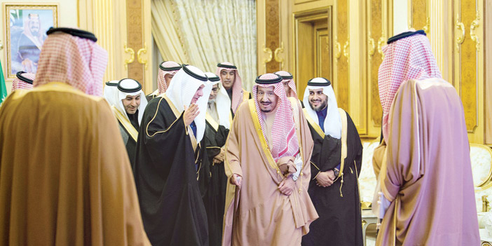  خادم الحرمين خلال تدشينه البرنامج