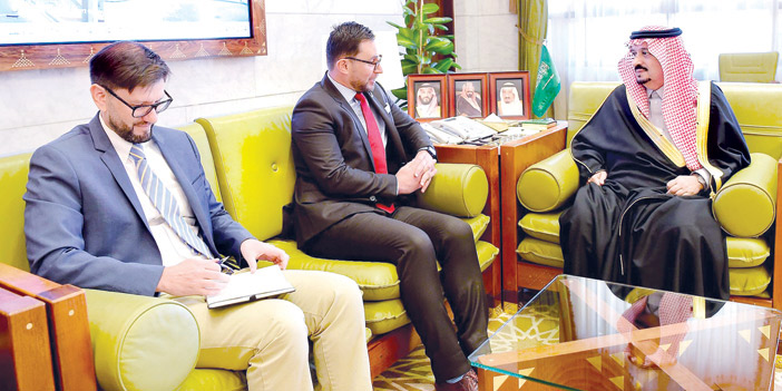   الأمير فيصل بن بندر يستقبل سفير نيوزيلندا