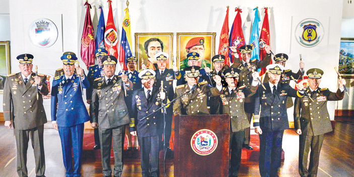 وزير الدفاع الفنزويلي وأعضاء القيادة يعلنون دعمهم للرئيس الحالي مادورو
