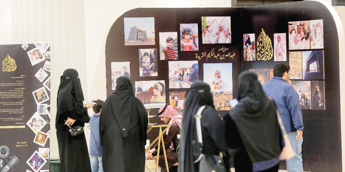  لقطتان من ملتقى أسرار للتصوير بمركز النخلة في بريدة