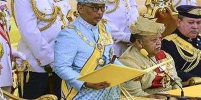 السلطان تنكو عبد الله يؤدي اليمين ملكًا لماليزيا 