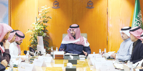  الأمير عبدالله بن بندر يرأس الاجتماع