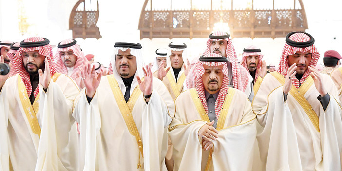  جانب من أداء الصلاة على سعود الهلال
