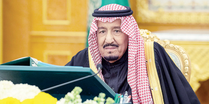  خادم الحرمين الشريفين خلال ترؤسه جلسة مجلس الوزراء