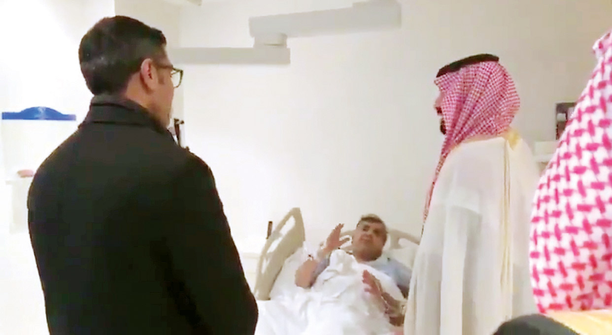  ولي العهد يطمئن على صحة الزميل فهد العبد الكريم والوقوف على وضعه الصحي في مستشفى ببكين