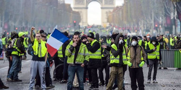 فرنسا: «تسونامي أصفر» في باريس 