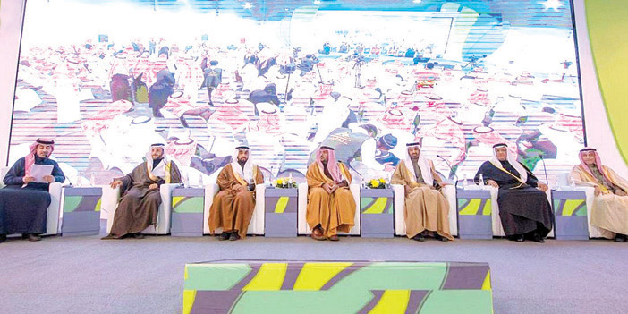  لقطات خلال الجلسة العلمية الخاصة بملتقى فرصتي برئاسة سموه