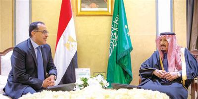 خادم الحرمين استعرض مع رئيس الوزراء المصري تعزيز وتطوير مجالات التعاون بين البلدين الشقيقين 