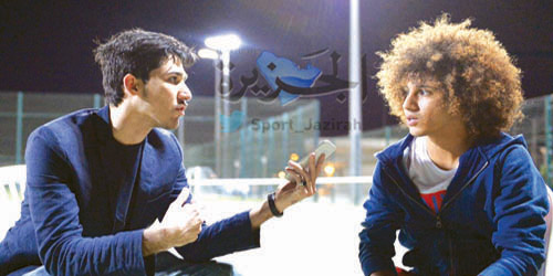  علي النمر يتحدث للزميل فيصل عطا