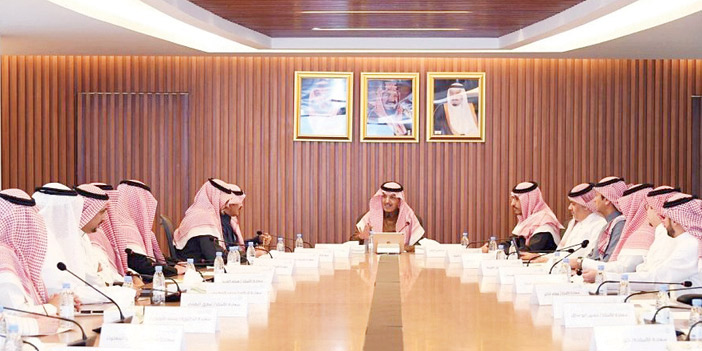  من لقاء وزير المالية مع رئيس وأعضاء مجلس إدارة غرفة الرياض