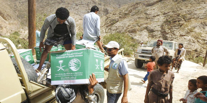  توزيع المواد الإغاثية في المحافظات اليمنية