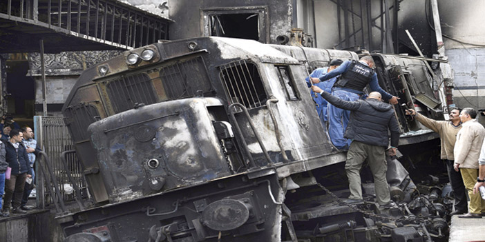 مصرع وإصابة 60 مصريًا في حريق بمحطة السكك الحديدية 