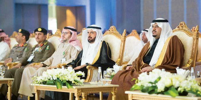  نائب أمير منطقة الرياض خلال تدشينه المؤتمر