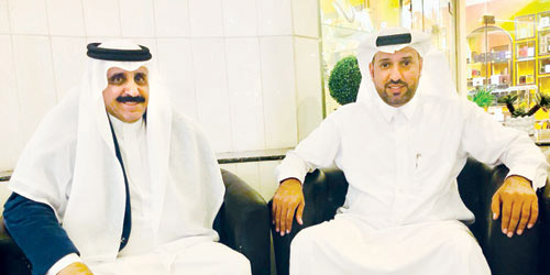  المحرر مع القاص الكرت