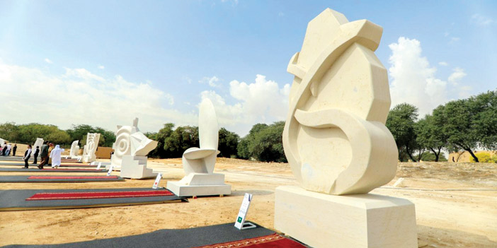 تجمع النحت.. مشاركة واسعة وأعمال فنية مبدعة 