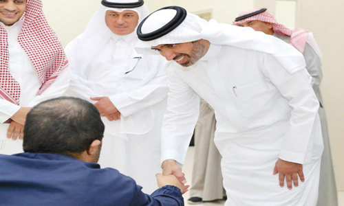 وزير العمل لـ«المسؤولين»: قدموا المزيد من الخدمات للنزلاء 