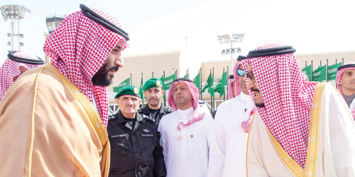 لقطات من مراسم مغادرة الملك -حفظه الله- الرياض أمس متوجهاً إلى تونس في زيارة رسمية
