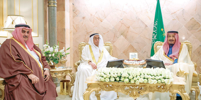 خادم الحرمين يستقبل رئيس الوزراء البحريني