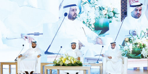  وكيل الجامعة ورئيس الغرفة وعميد خدمة المجتمع أثناء اللقاء