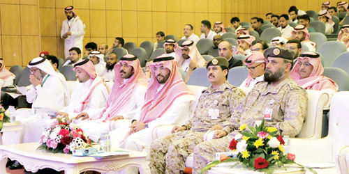  الغامدي أثناء المؤتمر