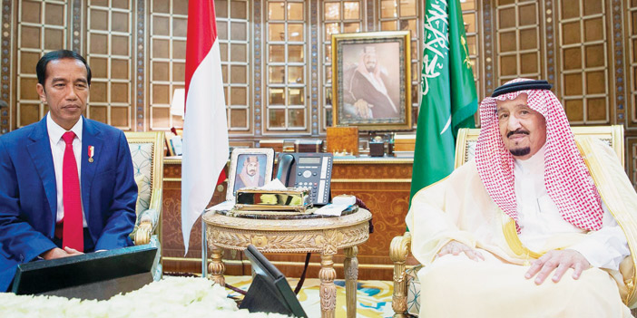  خادم الحرمين الشريفين يعقد جلسة مباحثات رسمية مع الرئيس الإندونيسي