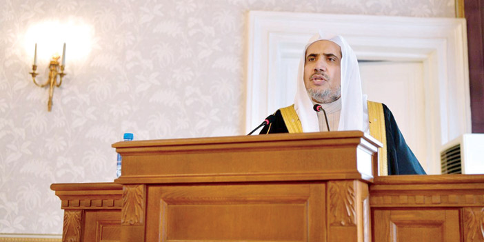   د. العيسى خلال محاضرته في جامعة كازان الحكومية بجمهورية تتارستان