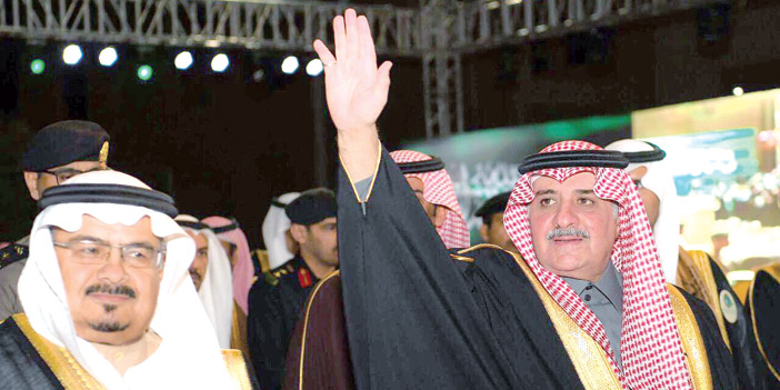  سموه خلال حفل تخريج جامعة الأمير فهد بن سلطان