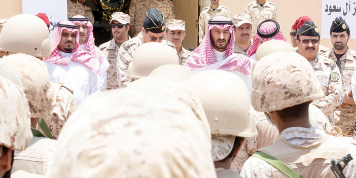 الأمير عبدالله بن بندر يتفقد قوات الحرس الوطني بالحد الجنوبي 
