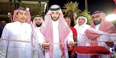 عبدالعزيز بن فيصل يدشن صالة الحديد الاستثمارية بنادي الوحدة 