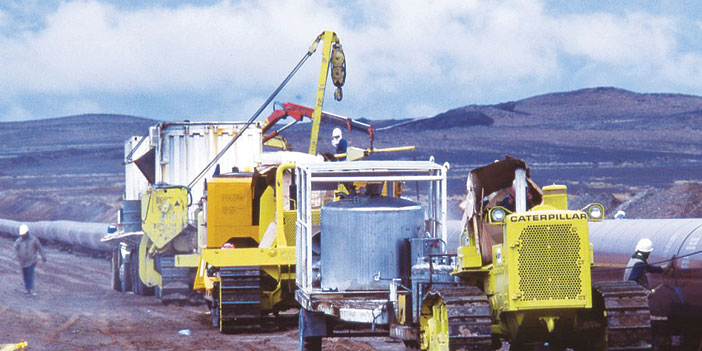  صورة بثتها أرامكو على حسابها في تويتر عام 2016، لبدايات العمل في المشروع عام 1985