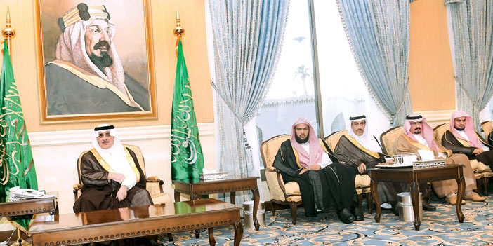  أمير منطقة تبوك يلتقي المواطنين