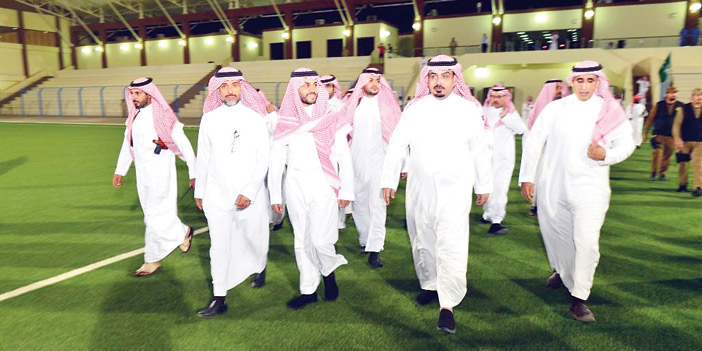  من جولة سموه بمقر النادي