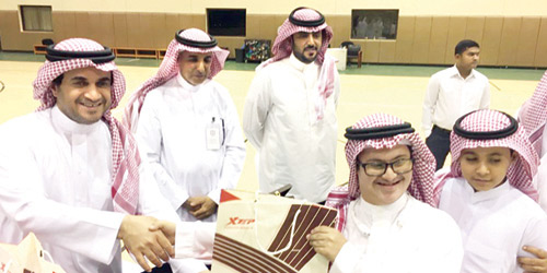 في ختام فعالياته بمقر النادي 