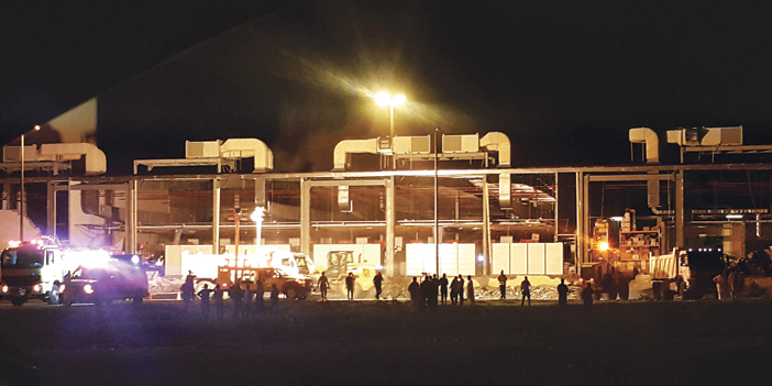  جانب من انهيار مبنى السوق التجاري بالرس