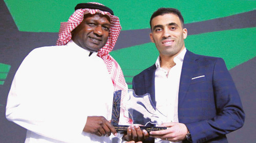  حمدالله اللاعب الافضل والهداف