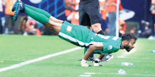  العويشير يحتفل على طريقة الدودة