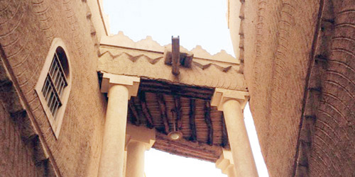 الشعر السعودي في مواجهة الإرهاب: «قصيدة (نحن السعوديون) أنموذجًا» 