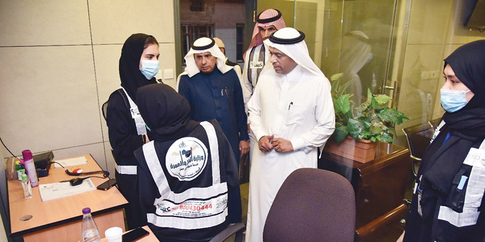  د. مشاط خلال تفقده المراكز